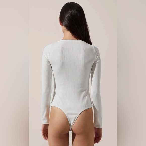 ASTR The Label ribbed square neck long sleeve bodysuit Ivory White - Picture 3 of 9